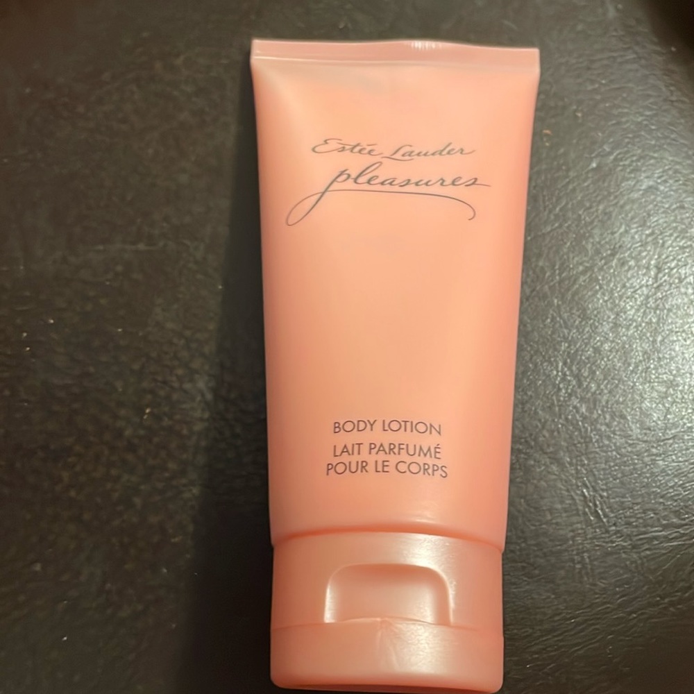 Estee Lauder Pleasures Body Lotion 2.5 oz 75 ml New‎ No box Perfumed